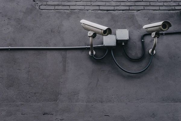 چالش بزرگ دوربین‌های امنیتی باز داخل ایران